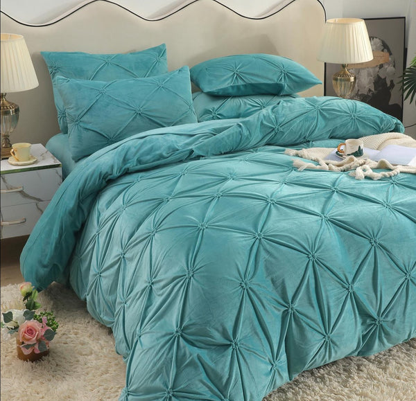 Lenjerie Premium tip Catifea cu Pliuri Brodate COD: LPB33