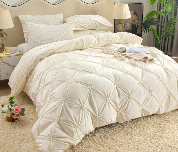 Lenjerie Premium tip Catifea cu Pliuri Brodate COD: LPB35