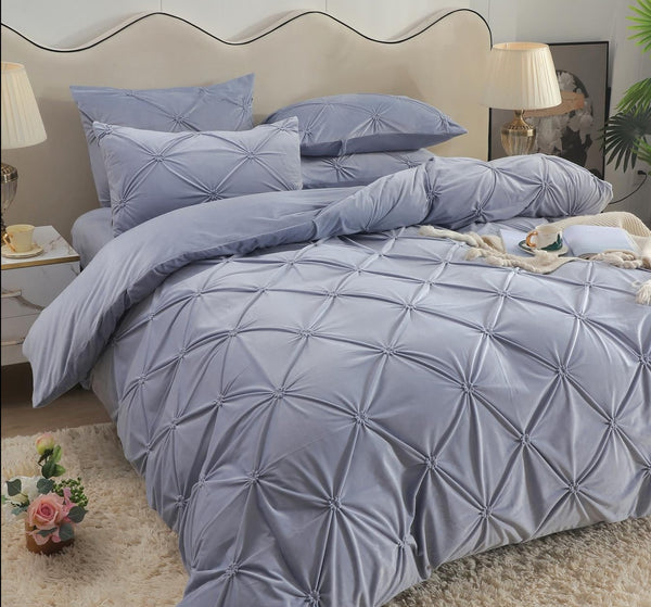 Lenjerie Premium tip Catifea cu Pliuri Brodate COD: LPB31