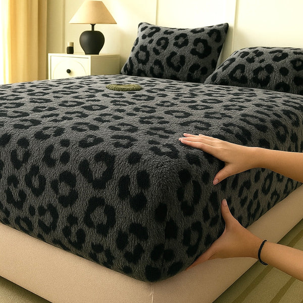 Husa Cocolino, model în relief, cu elastic + 2 fete perna, pat dublu COD: HY53