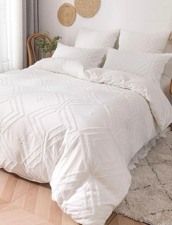 Lenjerie tip Bumbac cu smocuri brodate Cod: SM23